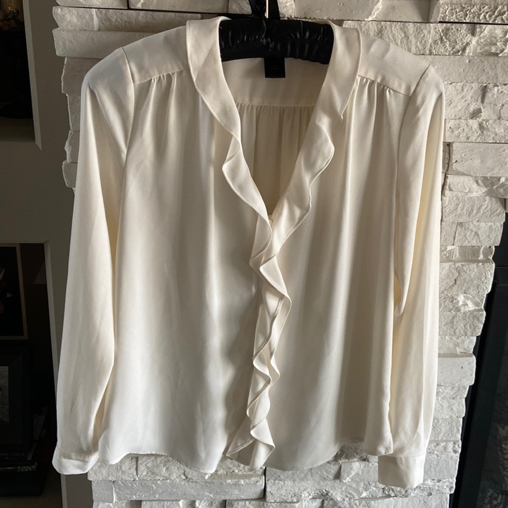 Ann Taylor ruffle from off white button front blouse. Medium. NWOT
